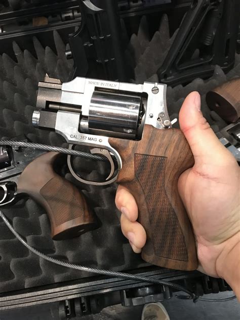 The R66&39;s decently high body-shot damage, high rate-of-fire, fast reload, and overall high ammo-efficiency has it perform the best. . Mateba revolver 2020